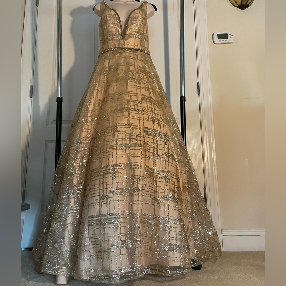 Zoey Grey, Cream and Gold